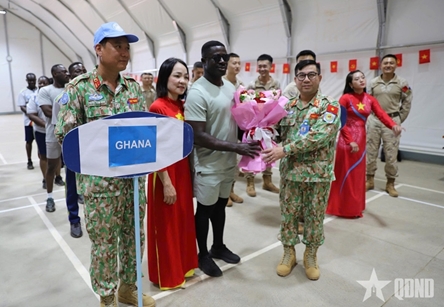 Viet Nam’s Engineering Company Rotation 5 team wins two gold medals at UNISFA Badminton Tournament